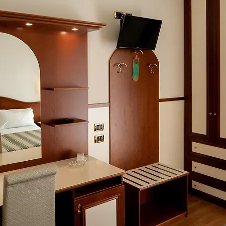 ホテルス ヴィディ ミラマーレ ＆ デルフィーノ 4* リド・ディ・イエゾロ