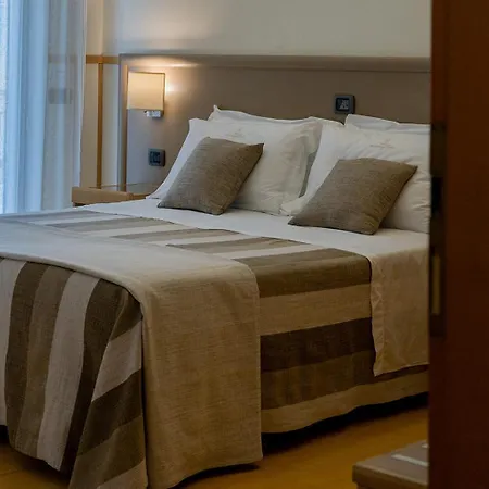 Hotel Vidi Miramare & Delfino 4*