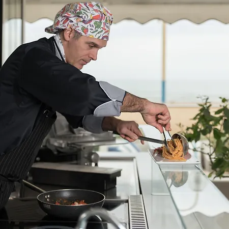 ホテルス ヴィディ ミラマーレ ＆ デルフィーノ 4* リド・ディ・イエゾロ